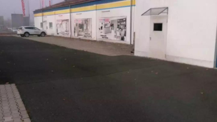 1.300,00 m² Einzelhandels- und Gewerbefläche in Neuenmarkt